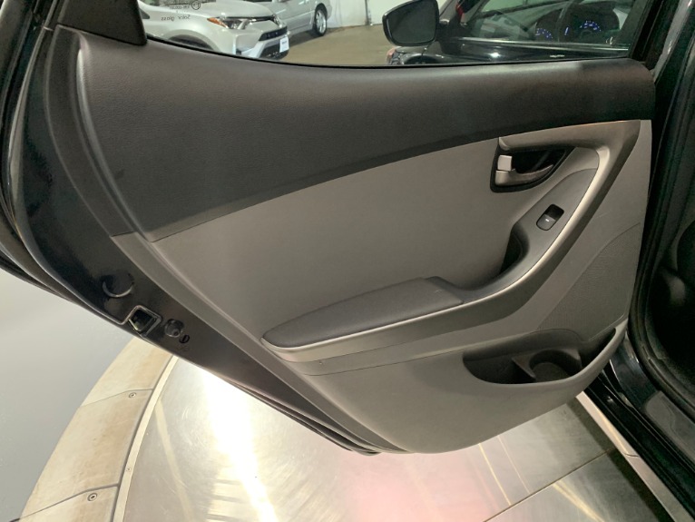 Used-2012-Hyundai-Elantra-GLS