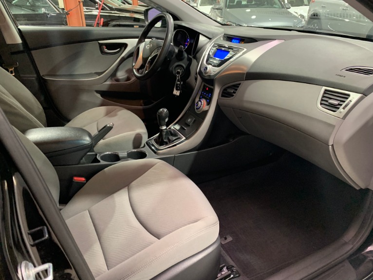 Used-2012-Hyundai-Elantra-GLS