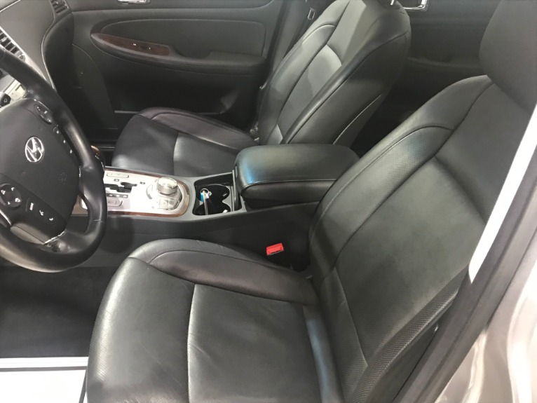 Used-2009-Hyundai-Genesis-38L-V6
