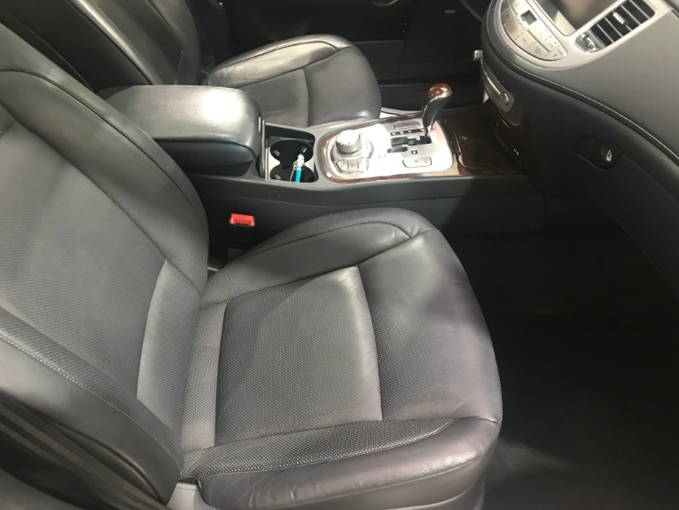 Used-2009-Hyundai-Genesis-38L-V6