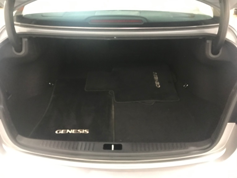 Used-2009-Hyundai-Genesis-38L-V6