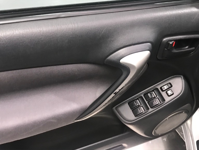 Used-2005-Toyota-RAV4