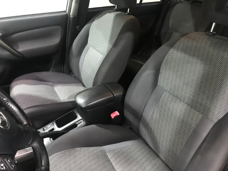 Used-2005-Toyota-RAV4