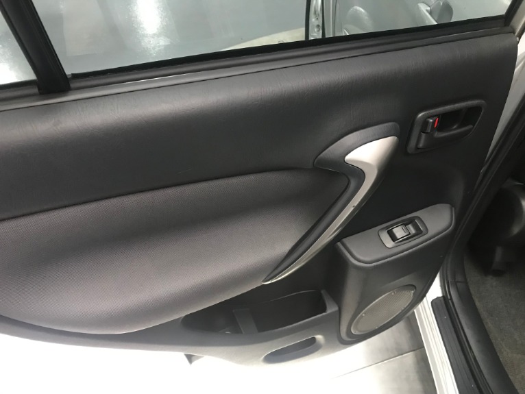 Used-2005-Toyota-RAV4