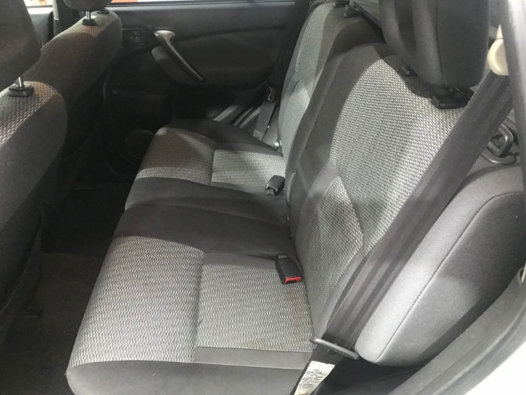 Used-2005-Toyota-RAV4