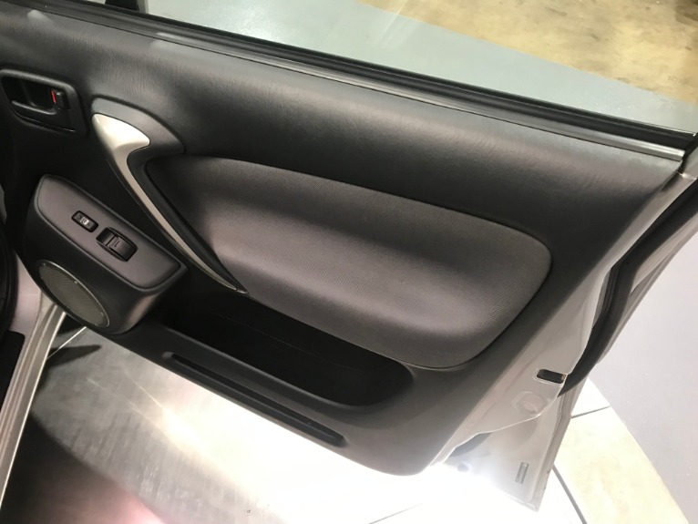 Used-2005-Toyota-RAV4