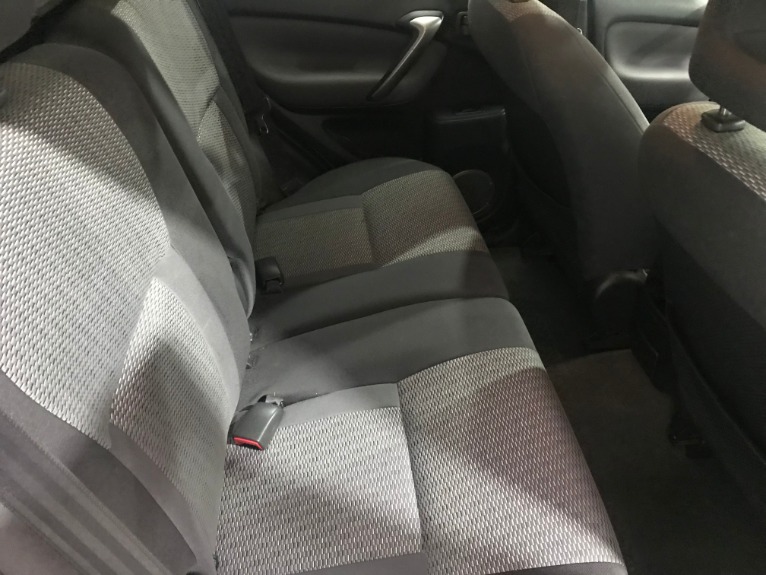 Used-2005-Toyota-RAV4