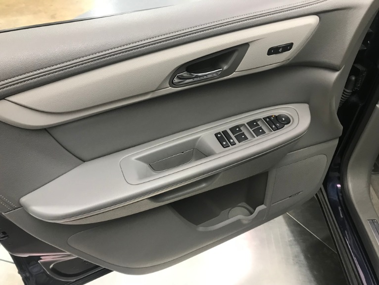 Used-2016-Chevrolet-Traverse-LT