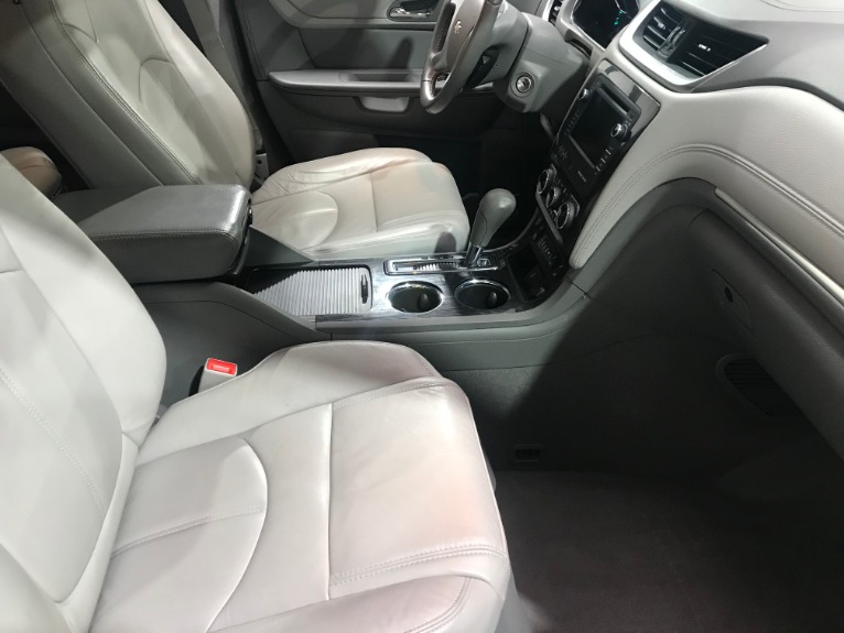 Used-2016-Chevrolet-Traverse-LT