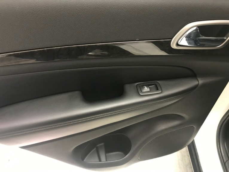 Used-2011-Jeep-Grand-Cherokee-Laredo