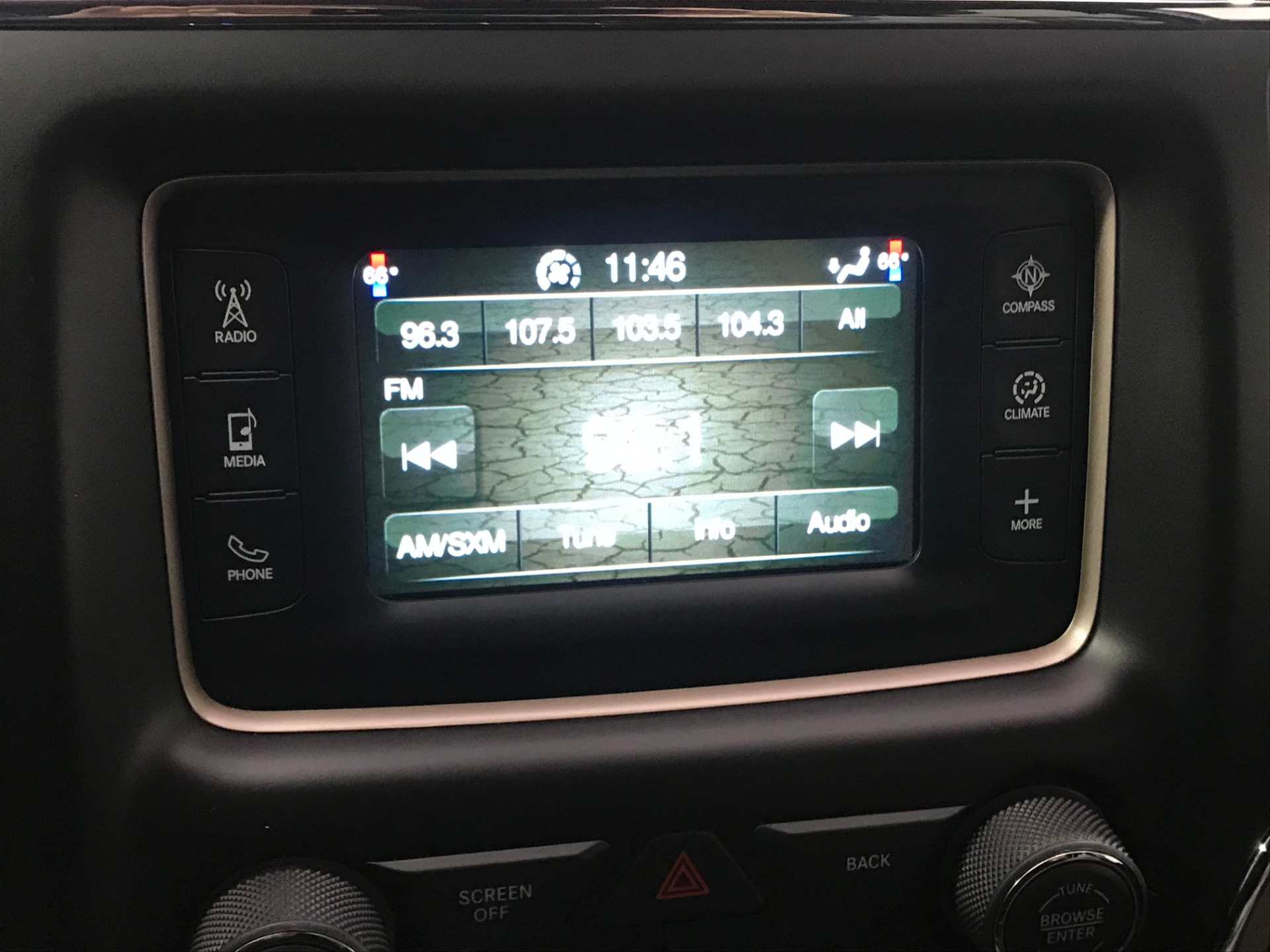 Used-2015-Jeep-Grand-Cherokee-Laredo-4X4