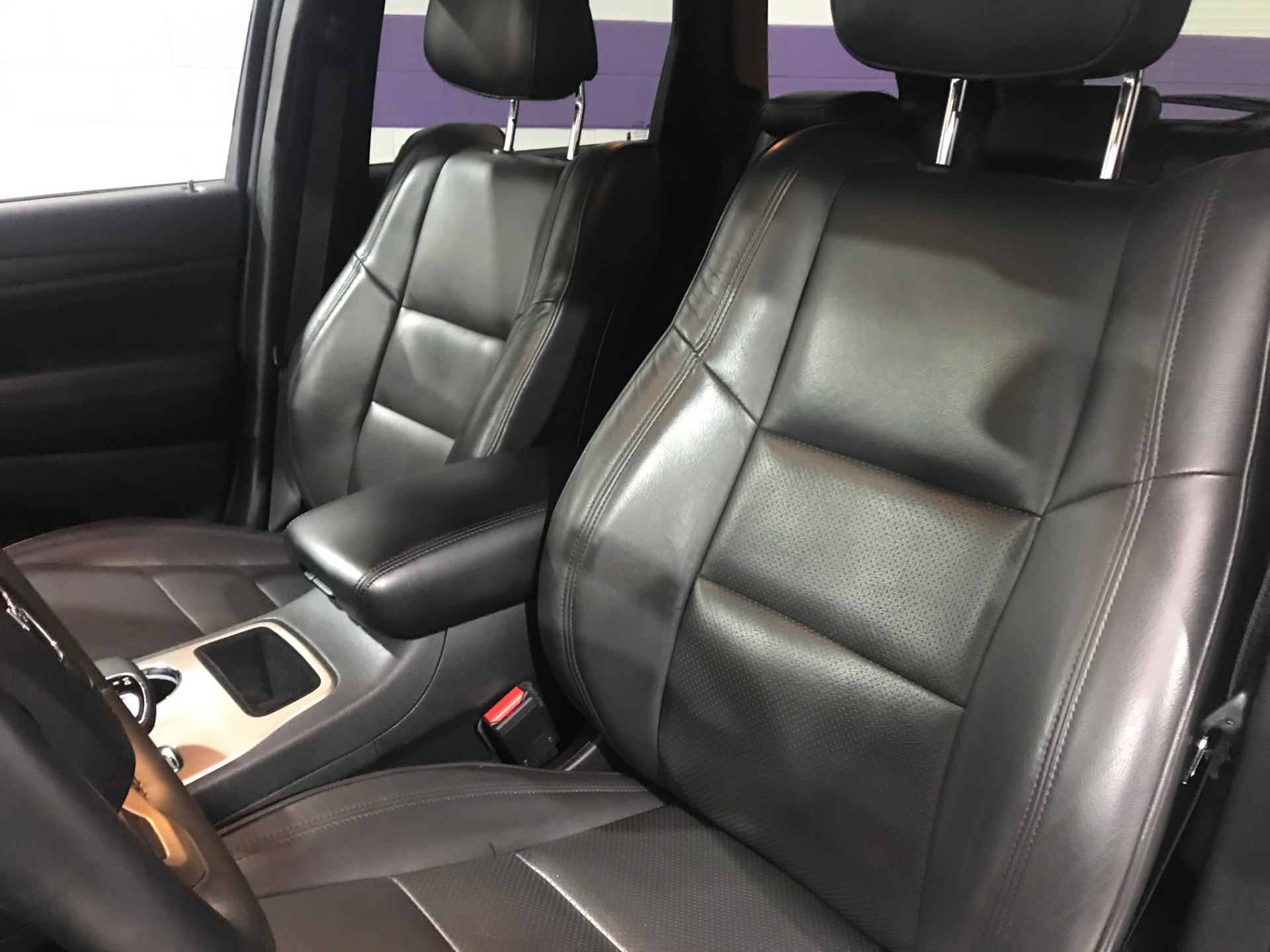Used-2015-Jeep-Grand-Cherokee-Laredo-4X4