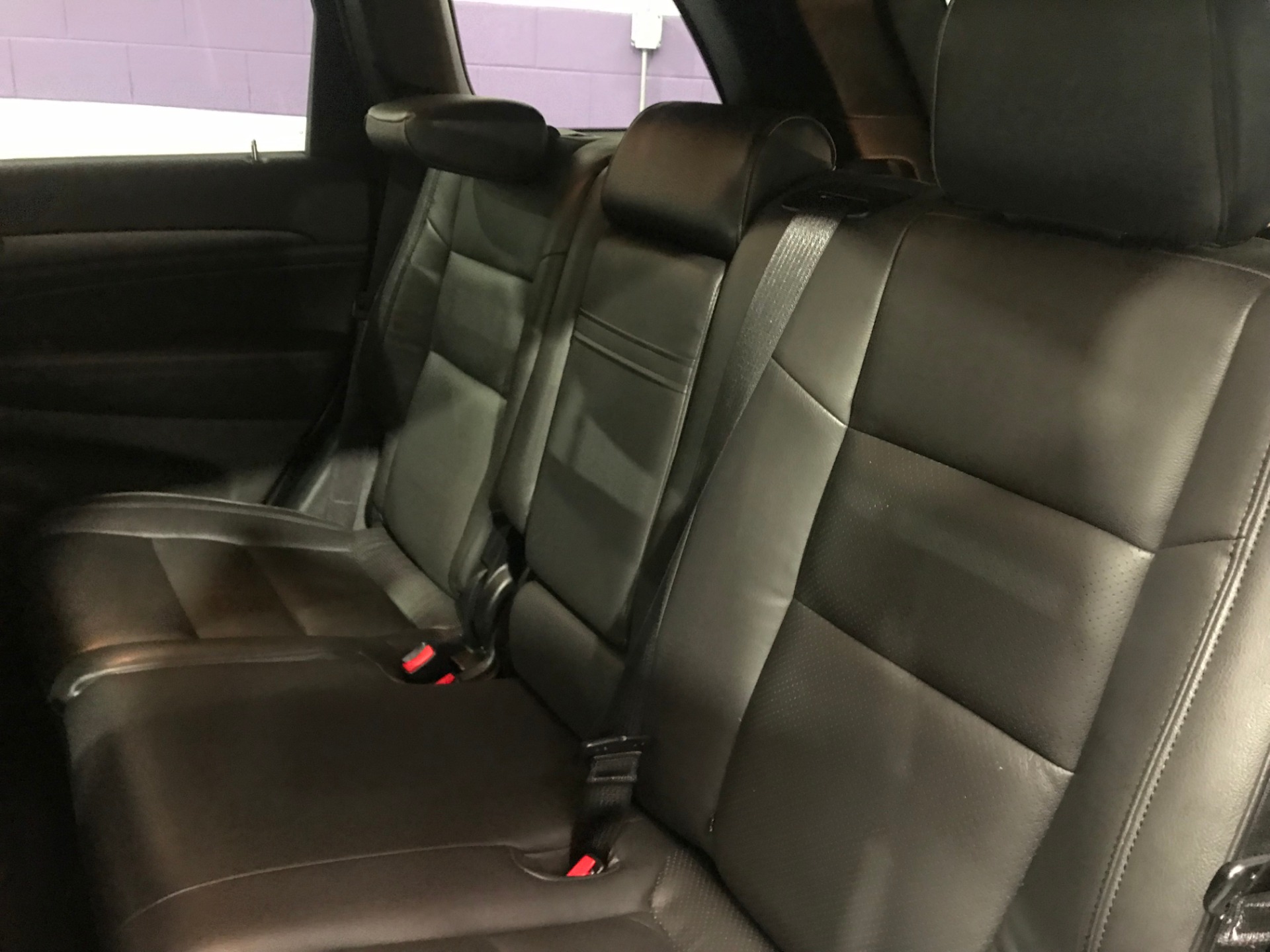 Used-2015-Jeep-Grand-Cherokee-Laredo-4X4