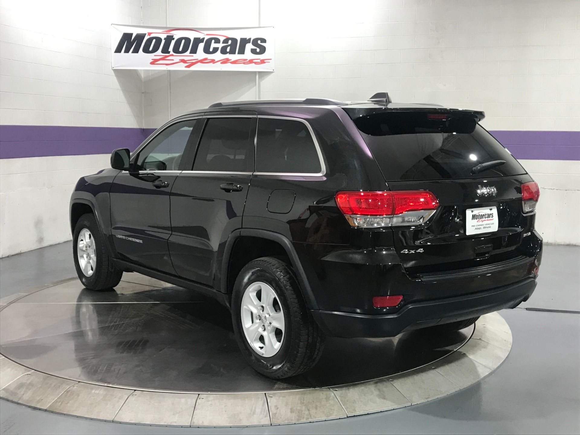 Used-2015-Jeep-Grand-Cherokee-Laredo-4X4
