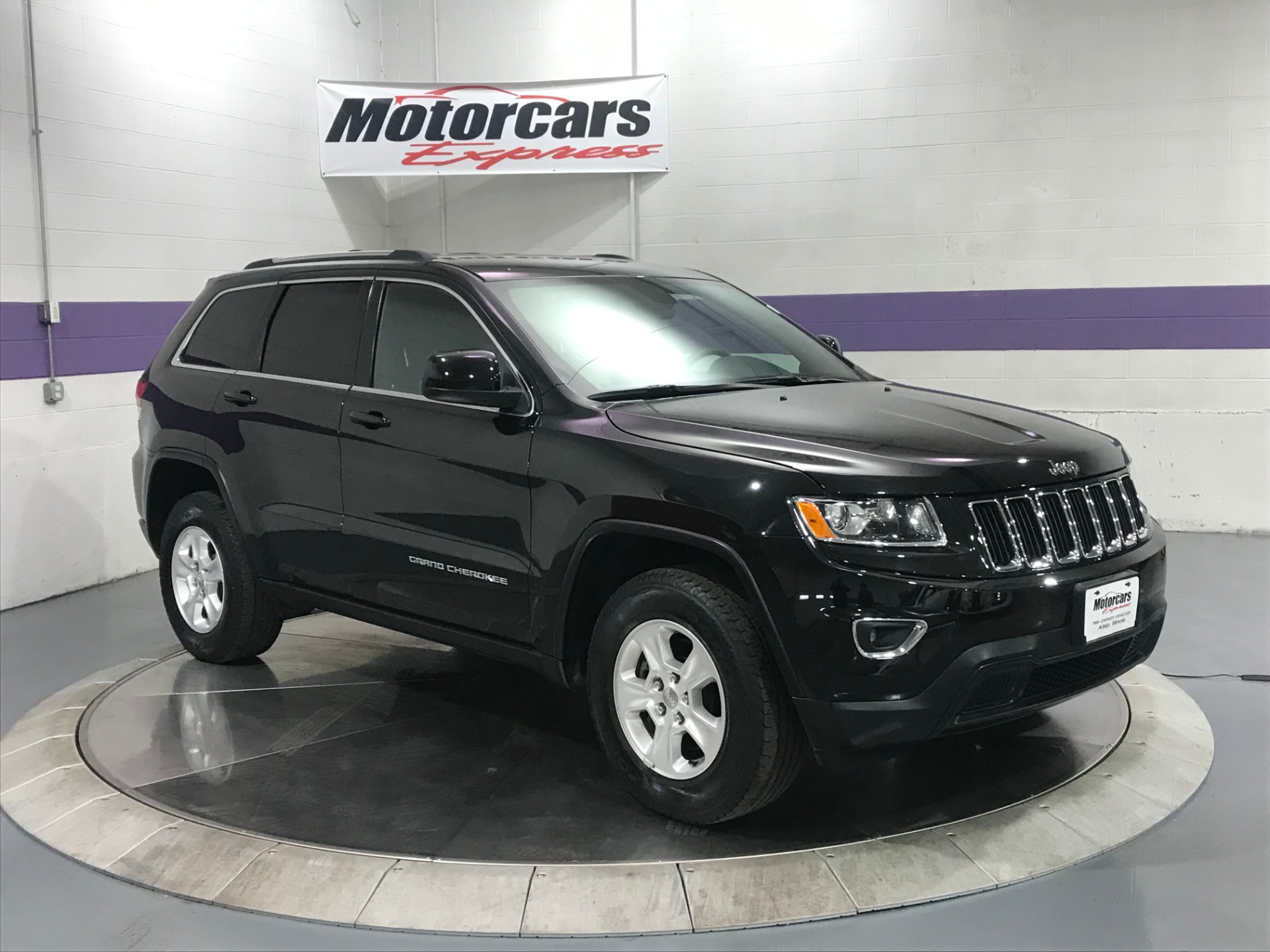 Used-2015-Jeep-Grand-Cherokee-Laredo-4X4