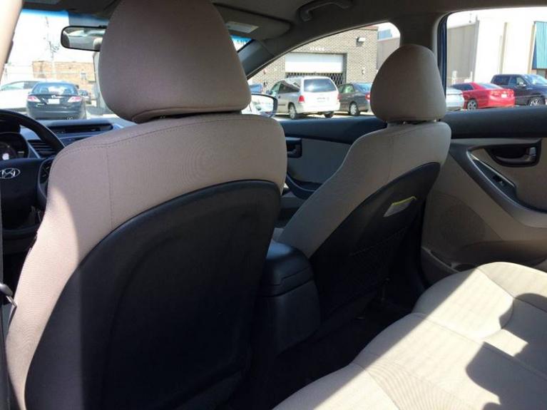 Used-2014-Hyundai-Elantra-SE-4dr-Sedan-6A