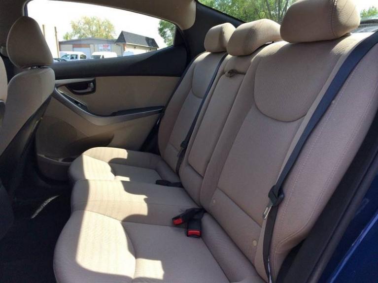 Used-2014-Hyundai-Elantra-SE-4dr-Sedan-6A
