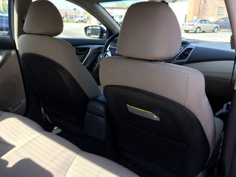 Used-2014-Hyundai-Elantra-SE-4dr-Sedan-6A