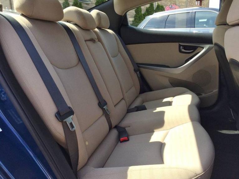 Used-2014-Hyundai-Elantra-SE-4dr-Sedan-6A