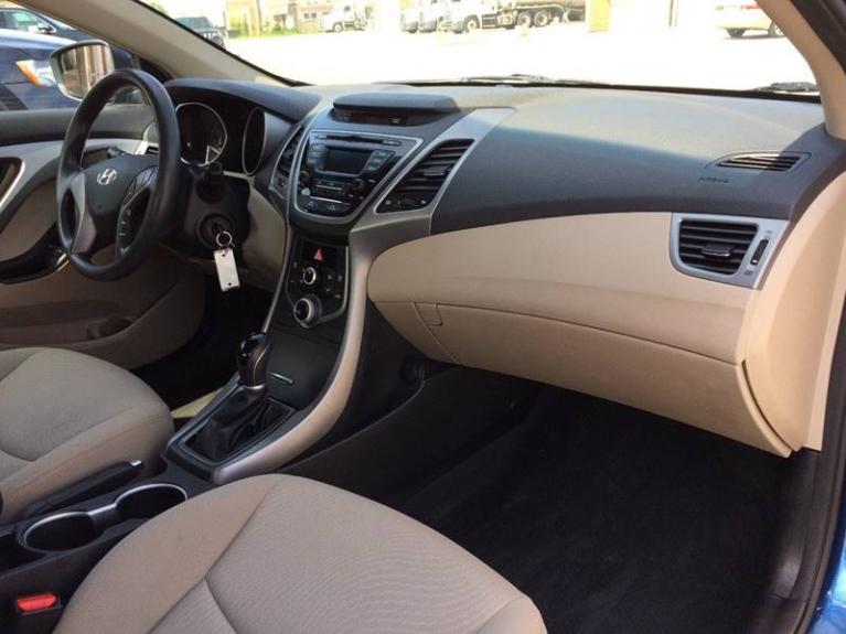 Used-2014-Hyundai-Elantra-SE-4dr-Sedan-6A