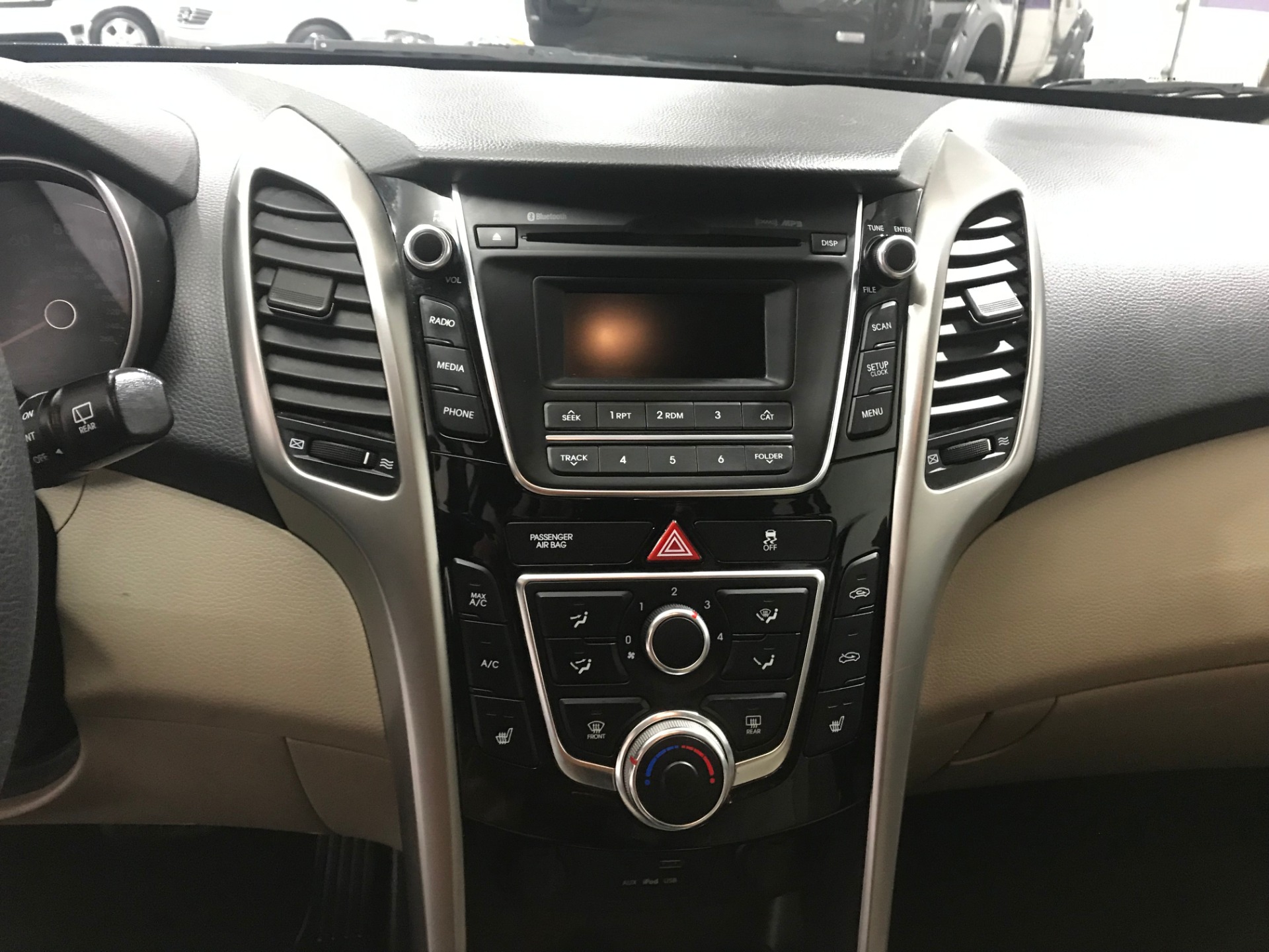 Used-2016-Hyundai-Elantra-GT-FWD