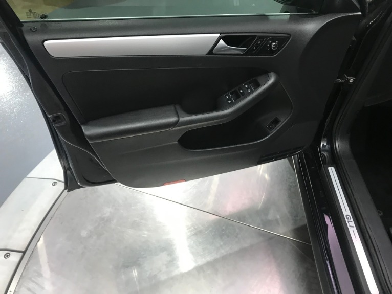 Used-2013-Volkswagen-Jetta-GLI