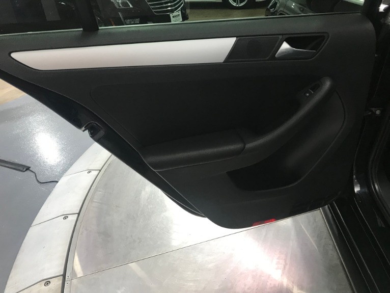 Used-2013-Volkswagen-Jetta-GLI