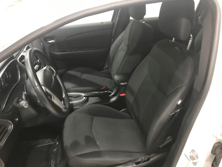 Used-2014-Chrysler-200-Touring
