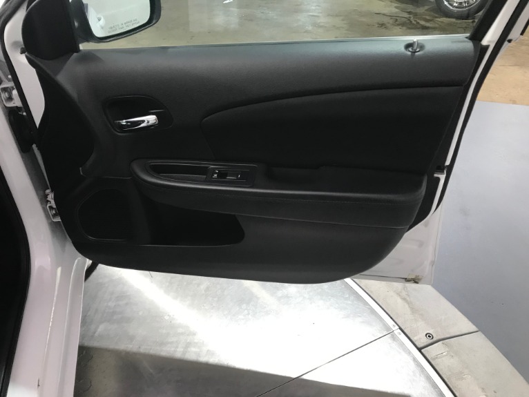 Used-2014-Chrysler-200-Touring