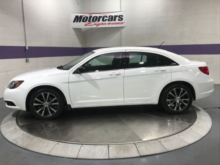 Used-2014-Chrysler-200-Touring