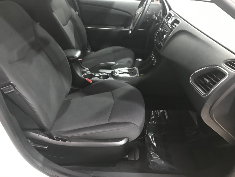 Used-2014-Chrysler-200-Touring