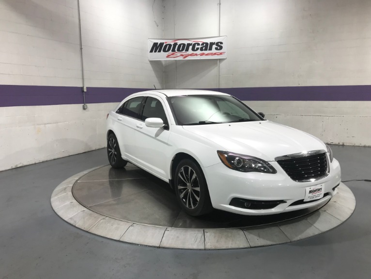 Used-2014-Chrysler-200-Touring