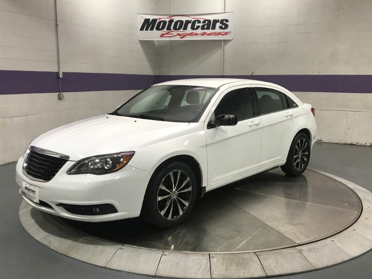 Used-2014-Chrysler-200-Touring