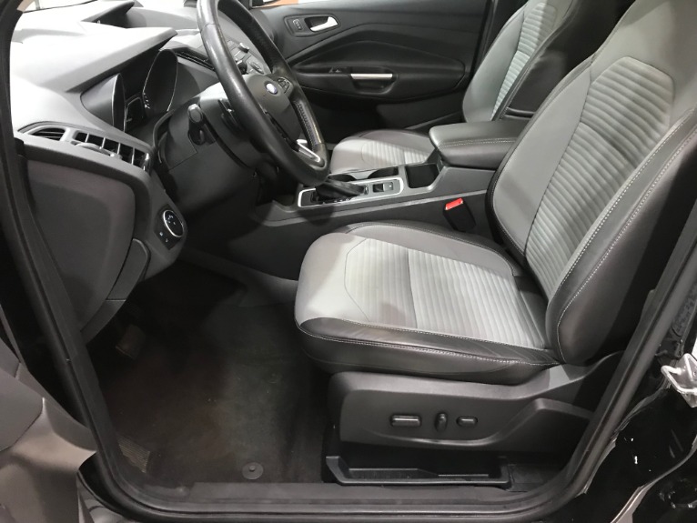 Used-2017-Ford-Escape-SE