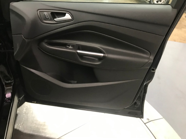 Used-2017-Ford-Escape-SE