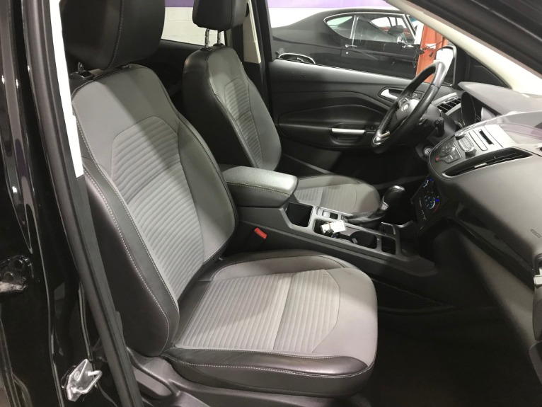 Used-2017-Ford-Escape-SE