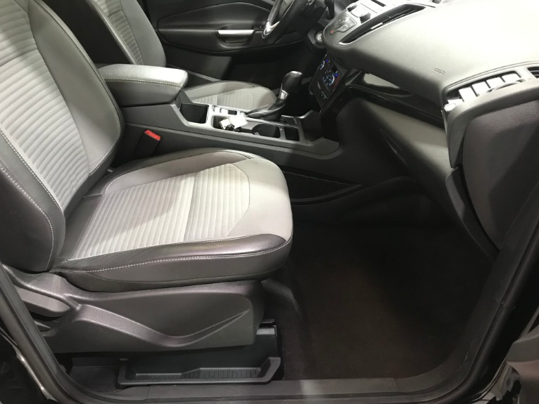 Used-2017-Ford-Escape-SE
