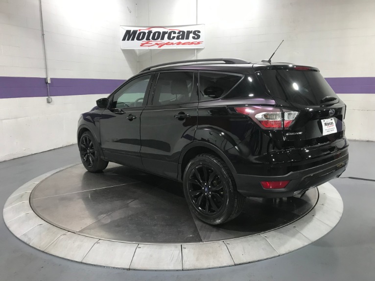 Used-2017-Ford-Escape-SE