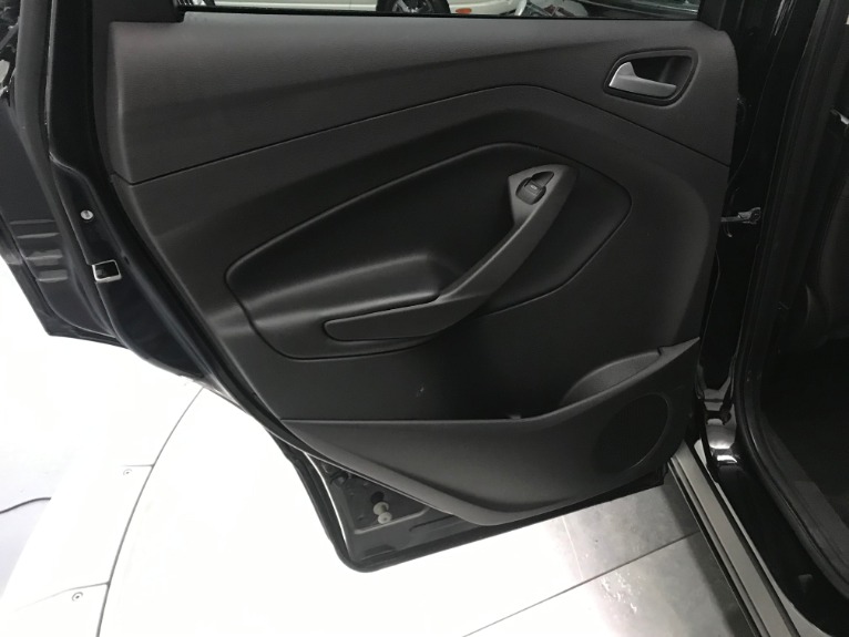 Used-2017-Ford-Escape-SE