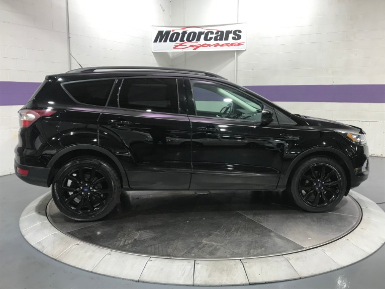 Used-2017-Ford-Escape-SE