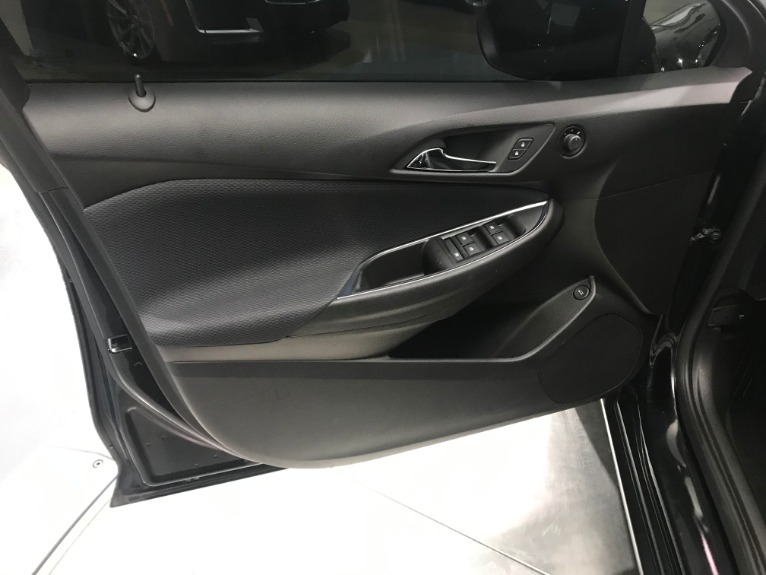 Used-2017-Chevrolet-Cruze-LS