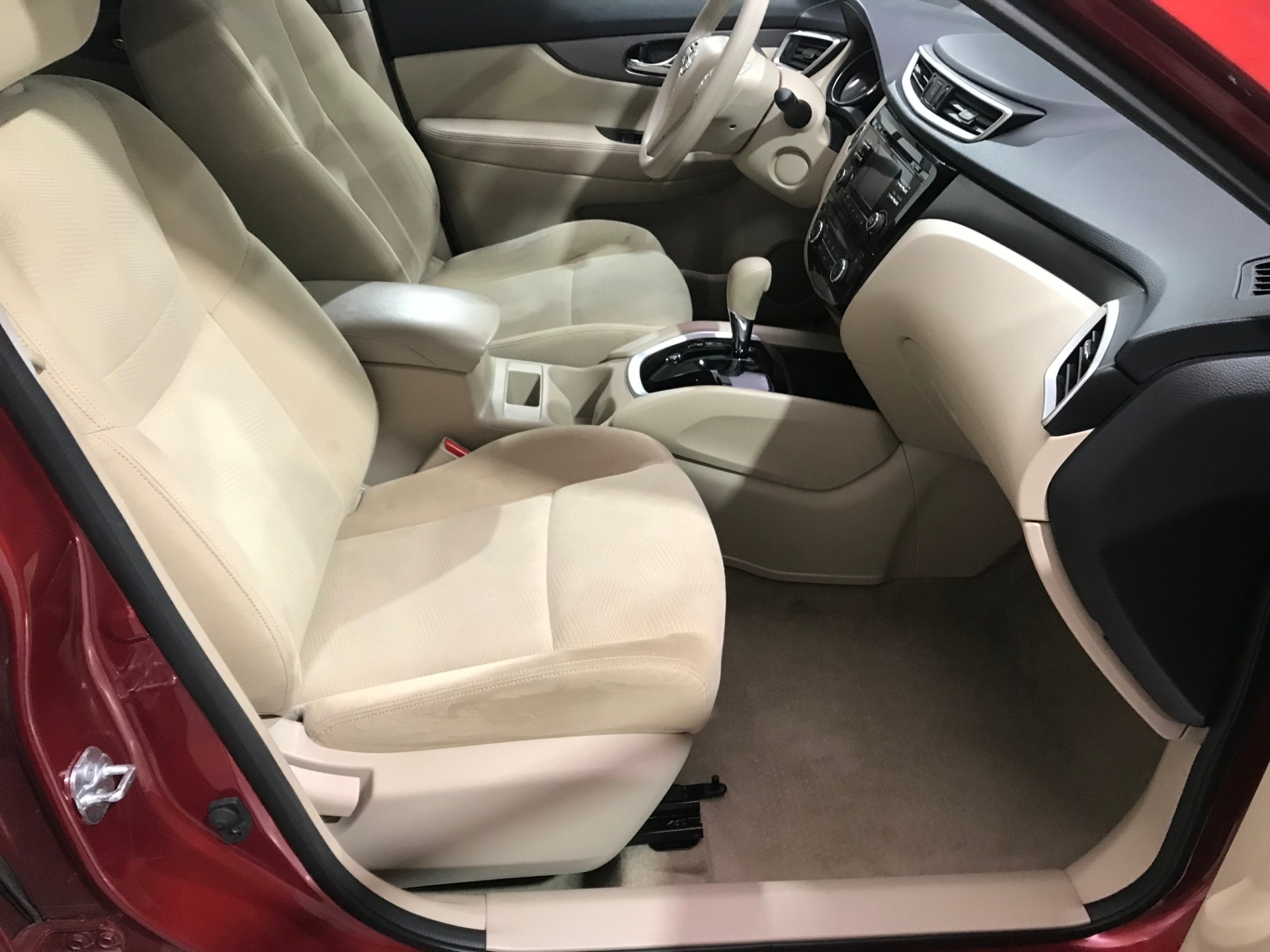 Used-2015-Nissan-Rogue-SV