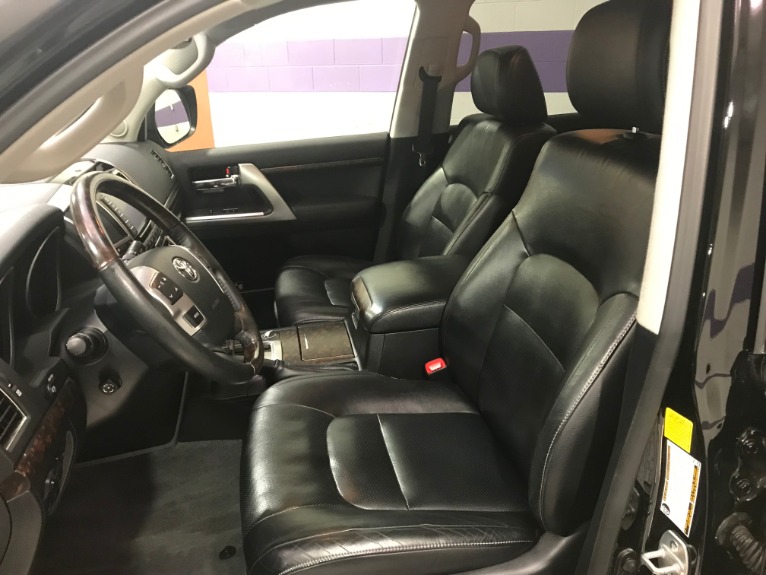 Used-2014-Toyota-Land-Cruiser
