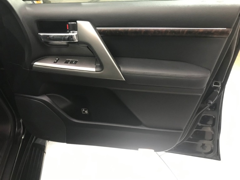 Used-2014-Toyota-Land-Cruiser
