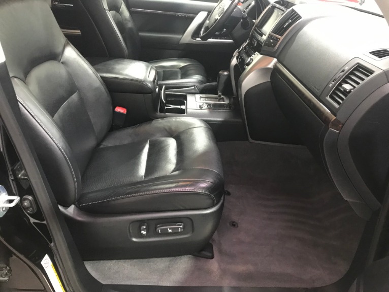 Used-2014-Toyota-Land-Cruiser