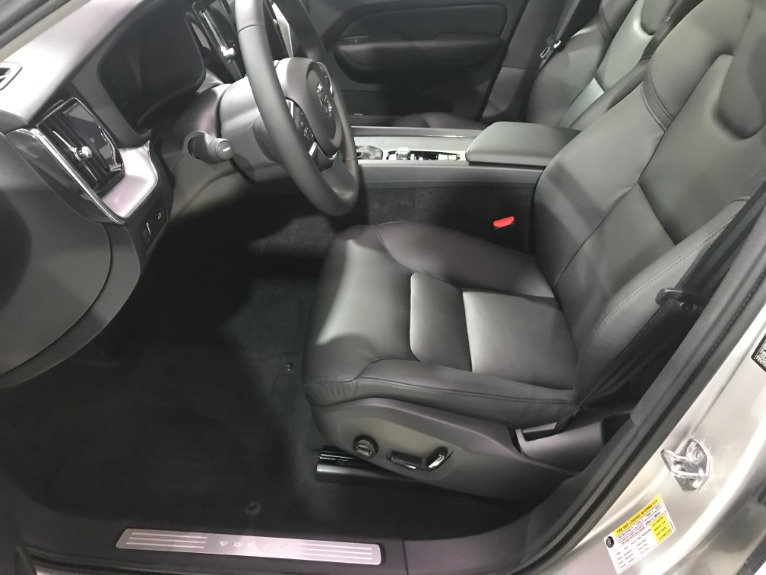 Used-2019-Volvo-XC60-T6-Momentum-AWD
