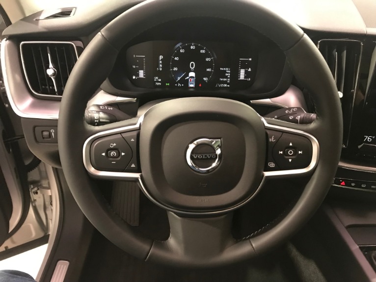 Used-2019-Volvo-XC60-T6-Momentum-AWD