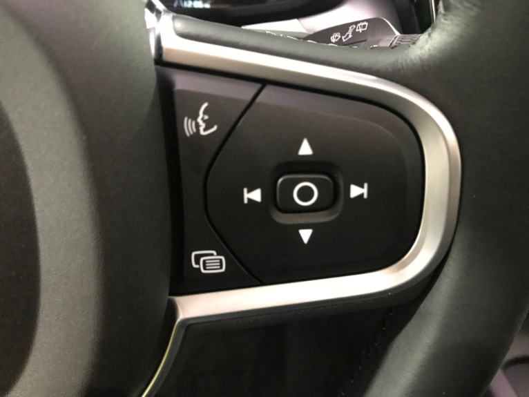 Used-2019-Volvo-XC60-T6-Momentum-AWD