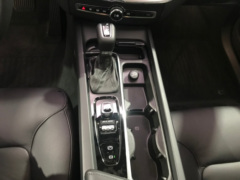Used-2019-Volvo-XC60-T6-Momentum-AWD