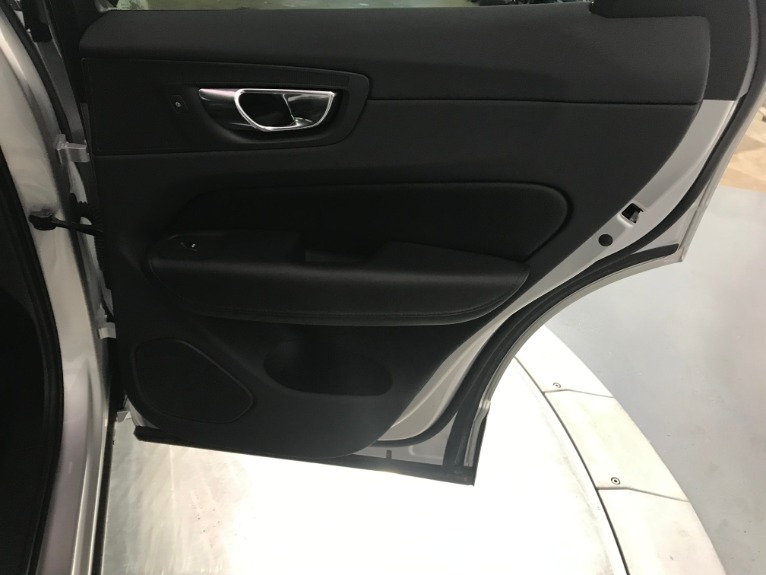 Used-2019-Volvo-XC60-T6-Momentum-AWD